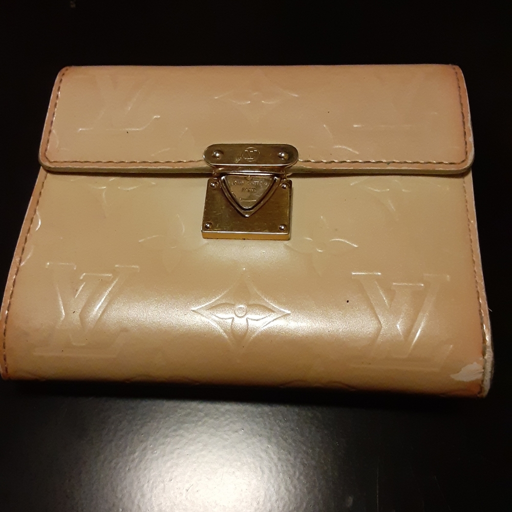Louis Vuitton  Paris Wallet - Picture 11 of 16